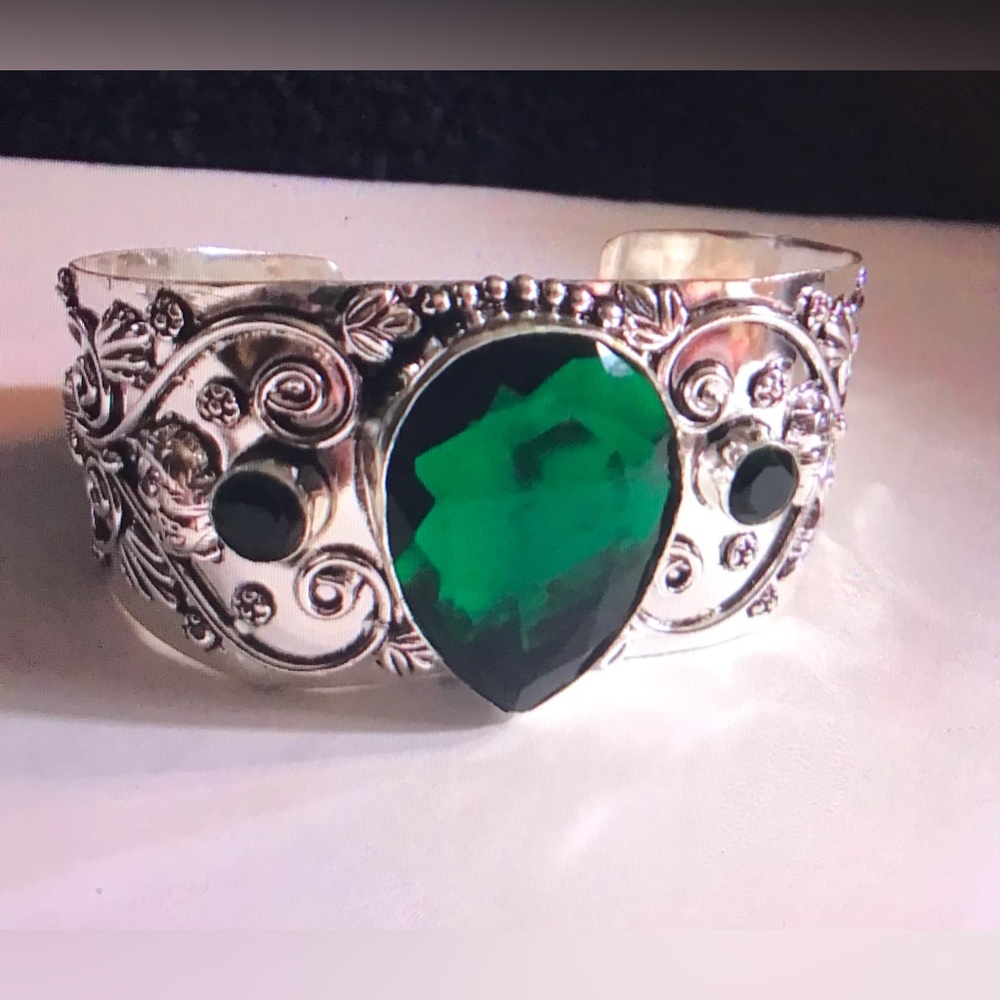 Stunning 925 Sterling Silver Chrome Diopside Cuff Bracelet